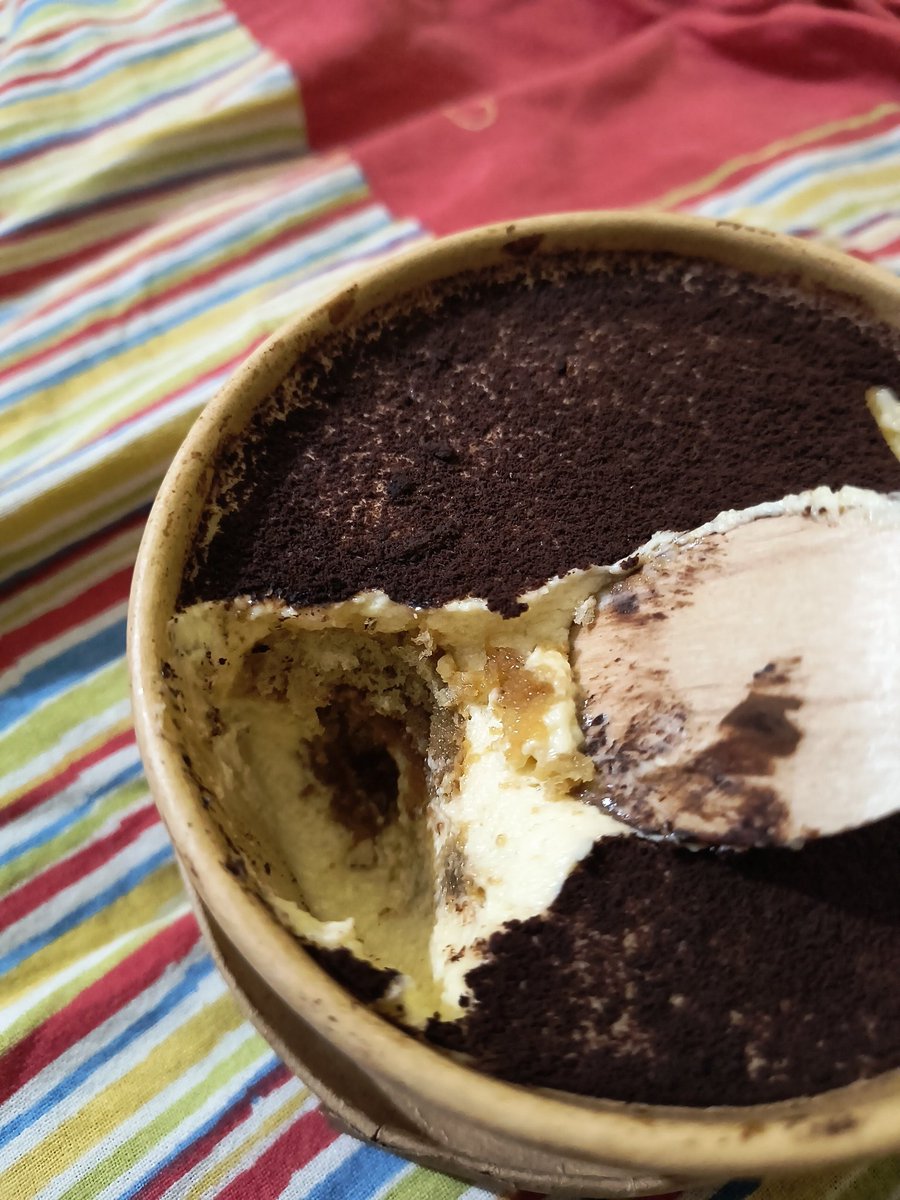 NaikChinmayi's tweet image. @Swiggy @BrikOven 
Ordered tiramisu from Brik Oven via Swiggy and got a tangy-smelling, bacteria-breeding biohazard. Swiggy’s bot generously offered a half refund as food poisoning should come at a discount, right? Took us 1 hour of begging for a full refund. Exploitation 101!!