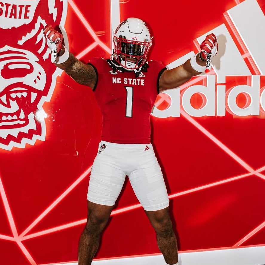 DC D.J. Eliot recruited LB Tra Thomas to Temple ahead of the 2022 season. Now, they've reunited at NC State, making the transition easier for both of them.

"It's a blessing to me because he knows a lot about the game."

More here: on3.com/teams/nc-state…
