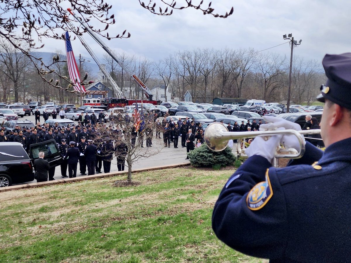 NYPDCeremonial's tweet photo. Police Officer Jose Santiago retired in 2001 and was assigned to @NYPDHighway District 1. 

Police Officer Santiago’s family was presented with our department flag in his honor. 

May he rest in eternal peace.
#NeverForget 
@NYPDnews https://t.co/UIalYI3X3H