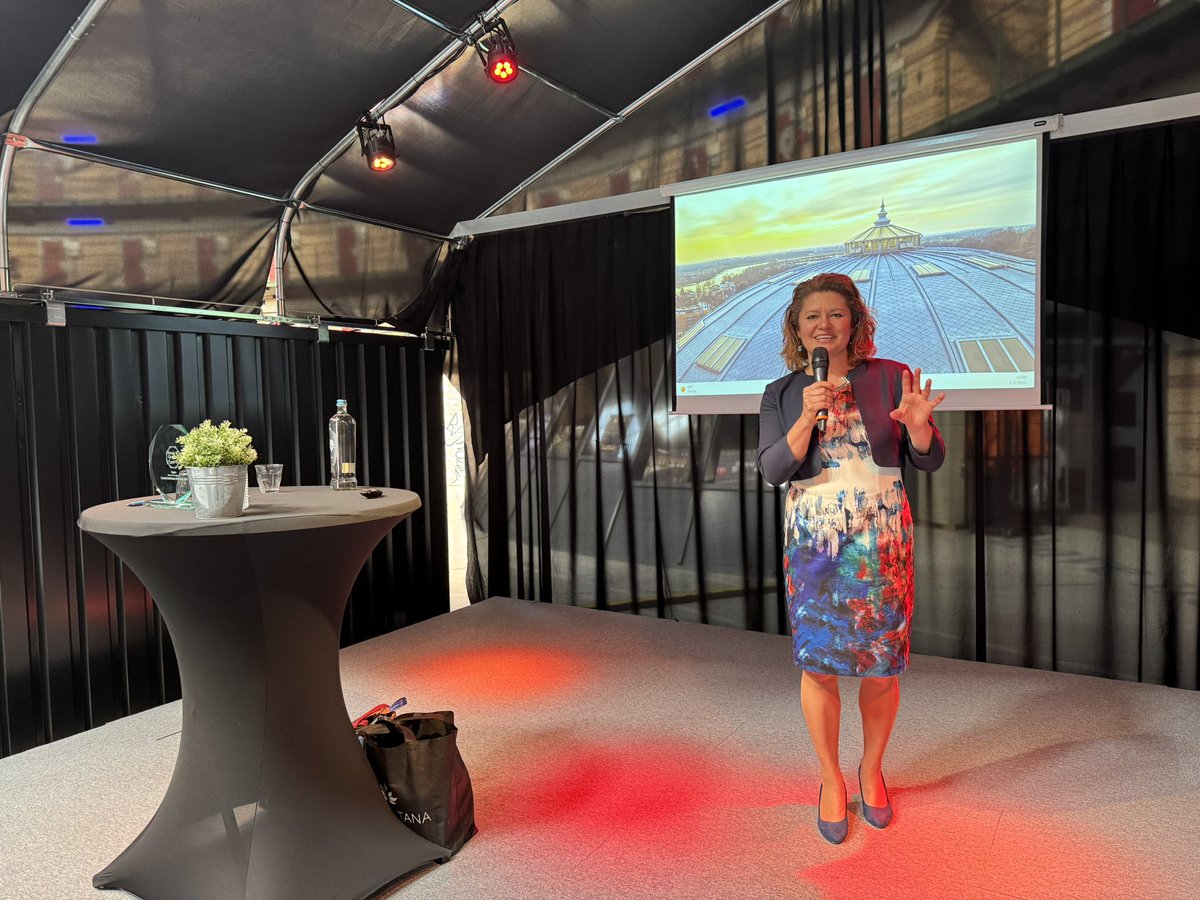 genova2's tweet image. Vandaag een presentatie gegeven in de koegevangenis in Arnhem aan relaties van Copaco, die allemaal te maken hebben met cyber boeven die nog niet in de gevangenis zitten.
Echt een mooi event, tot in de puntjes verzorgd.