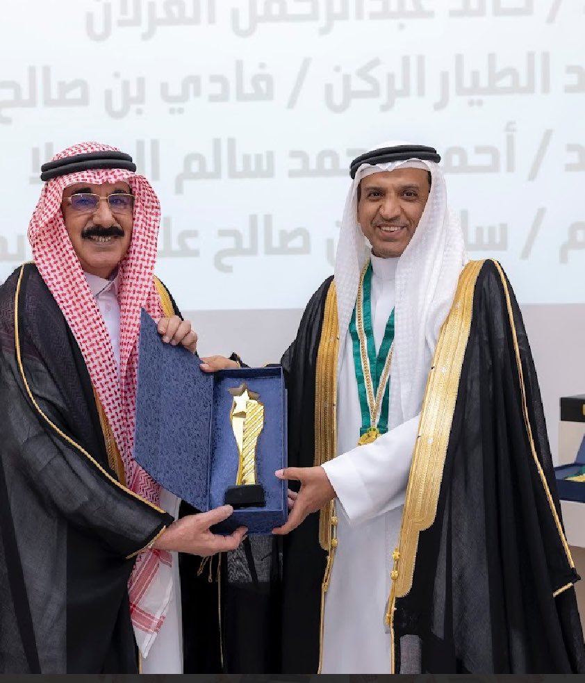 majgenAAA1's tweet image. #الرس_القصيم
#عشيرة_الحميدان_من_الوهبه
#بني_تميم
جانب من الاجتماع السنوي للعشيرة
بمدينة الرس ثاني عيد الفطر
ولله الحمد تم تكريم ابناء العشيرة
من العسكريين بجائزة
الوالد/ #علي_بن_محمد_العلولا
للتفوق العسكري وللسنة
الخامسة عشر على التوالي.
اعاده الله علينا وعليكم بالصحة والعافية