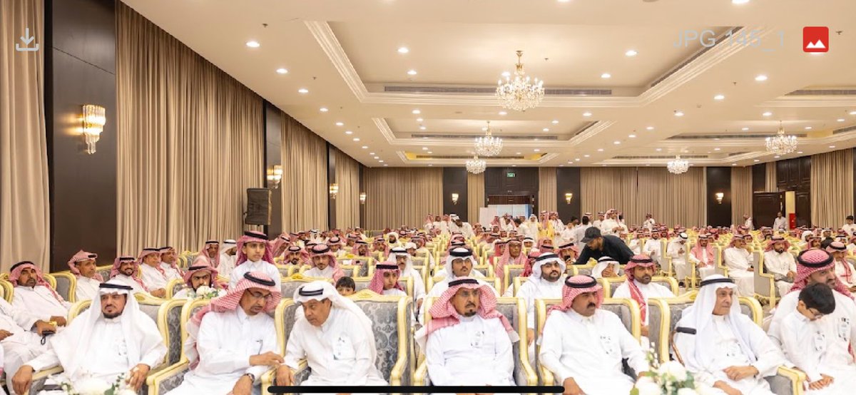 majgenAAA1's tweet image. #الرس_القصيم
#عشيرة_الحميدان_من_الوهبه
#بني_تميم
جانب من الاجتماع السنوي للعشيرة
بمدينة الرس ثاني عيد الفطر
ولله الحمد تم تكريم ابناء العشيرة
من العسكريين بجائزة
الوالد/ #علي_بن_محمد_العلولا
للتفوق العسكري وللسنة
الخامسة عشر على التوالي.
اعاده الله علينا وعليكم بالصحة والعافية