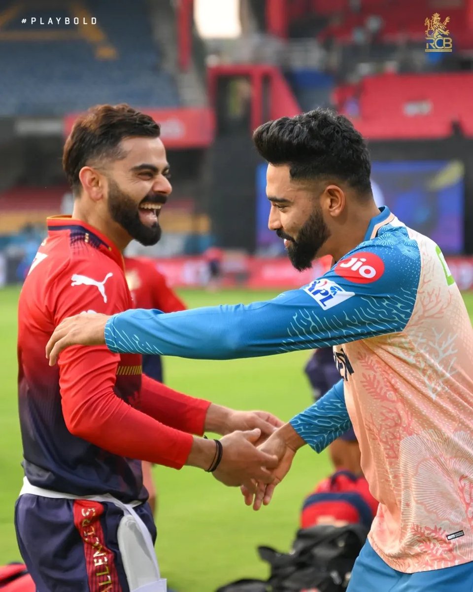 barshaVkohli18's tweet photo. Miyan &amp; his Virat Bhaiya ❤️🫂😭 https://t.co/hUUKpbL3qk