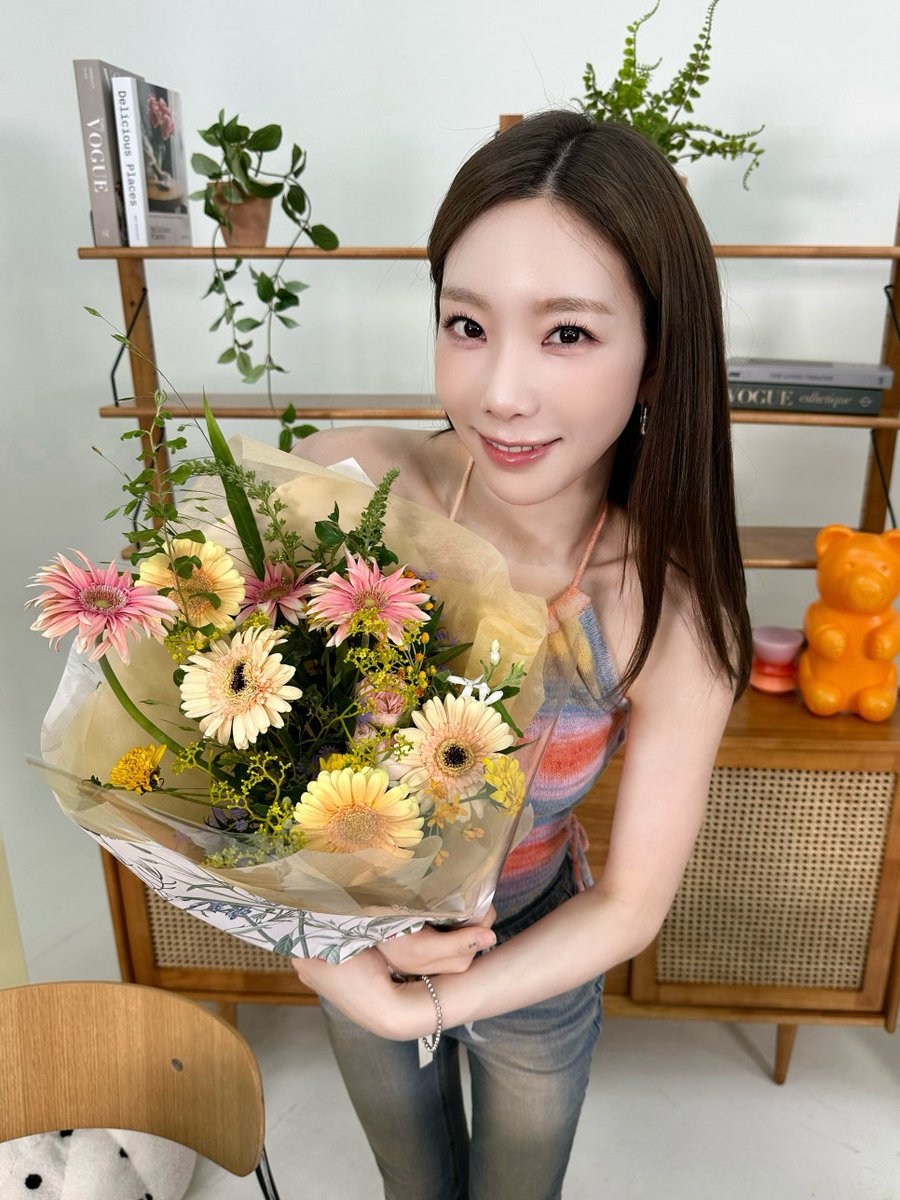 <a href="/backaxxxe_/">백경</a> 4월의 첫 날이 거짓말로 시작되지만, 매일 매일 경이가 행복했으면 좋겠어.