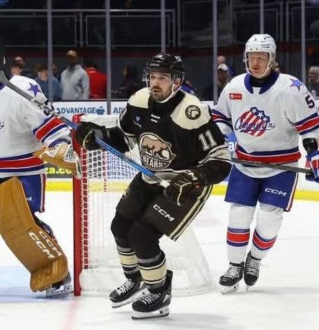 Signing Alert 📰 

The Washington Capitals have re-signed Spencer Smallman to a two-year, two-way contract!

Smallman had a career year with the AHL's Hershey Bears, collecting 33 points (9G,24A) in 55 games.

#HockeyX #ALLCAPS #NewBrunswick #PEI #MaritimeHockey