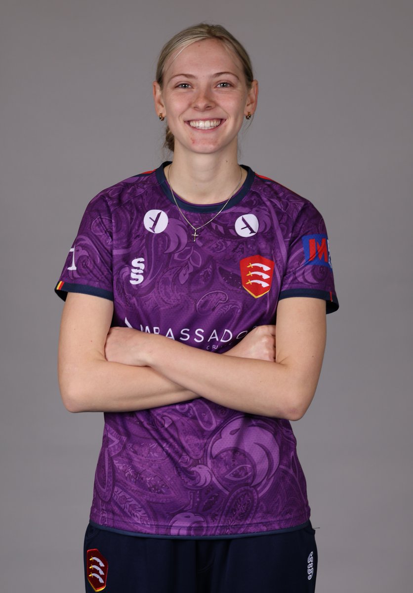 ✅ Tasmania end their innings on 305-9.

Sophia Smale finished with figures of 5/44! 👏

Scorecard  ➡️ essexcricket.org.uk/matchzone/?tab…