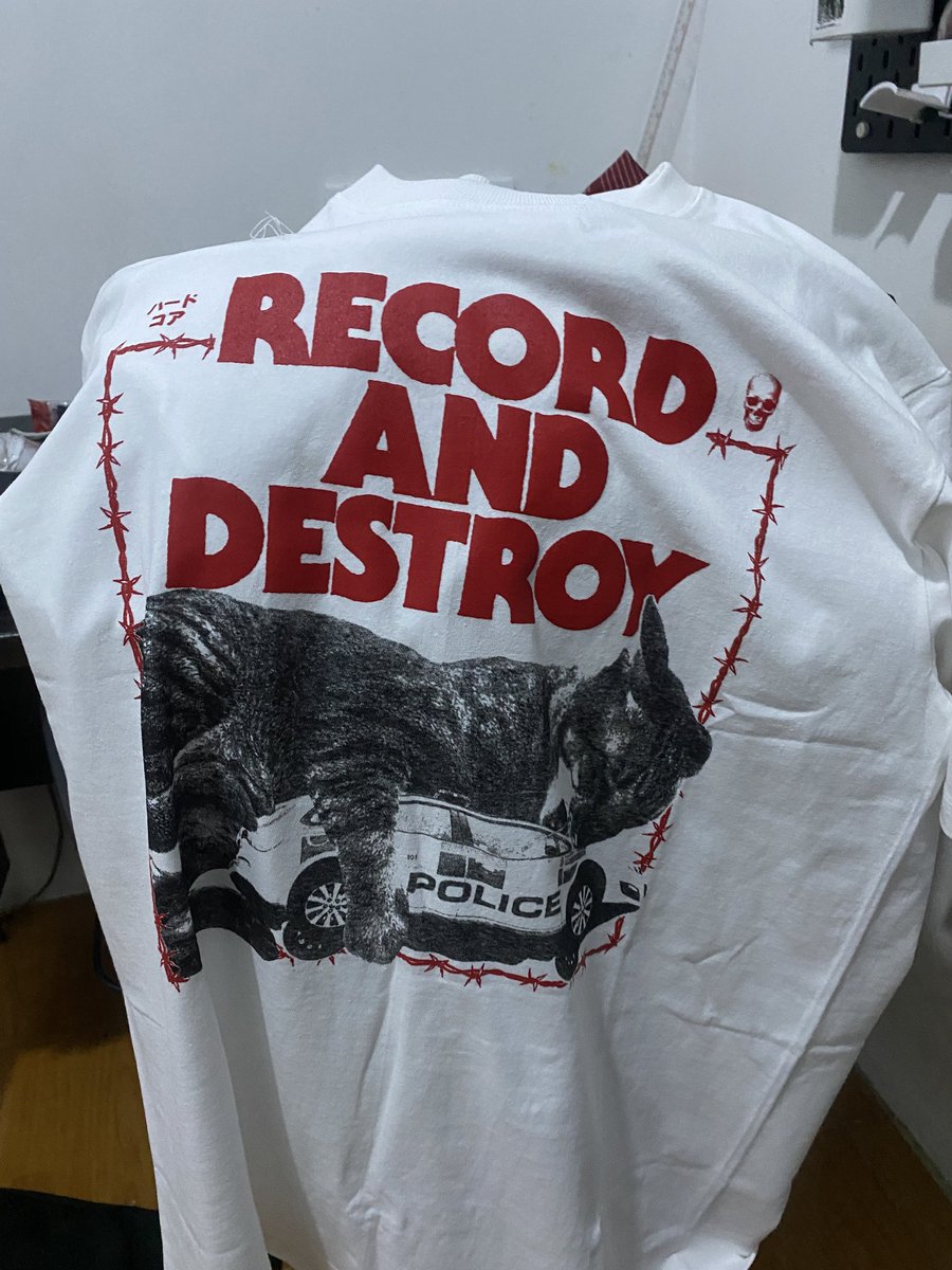 <a href="/kolonigigs_/">KOLONI GIGS</a> <a href="/RURUradio/">rururadio</a> <a href="/wsatcc/">White Shoes</a> <a href="/efekrumahkaca/">efekrumahkaca</a> <a href="/goodnightelctrc/">GOODNIGHT ELECTRIC</a> <a href="/theupstairs/">The Upstairs</a> bukan band tapi label <a href="/GrimlocBDG/">IG: GrimlocRecords</a>