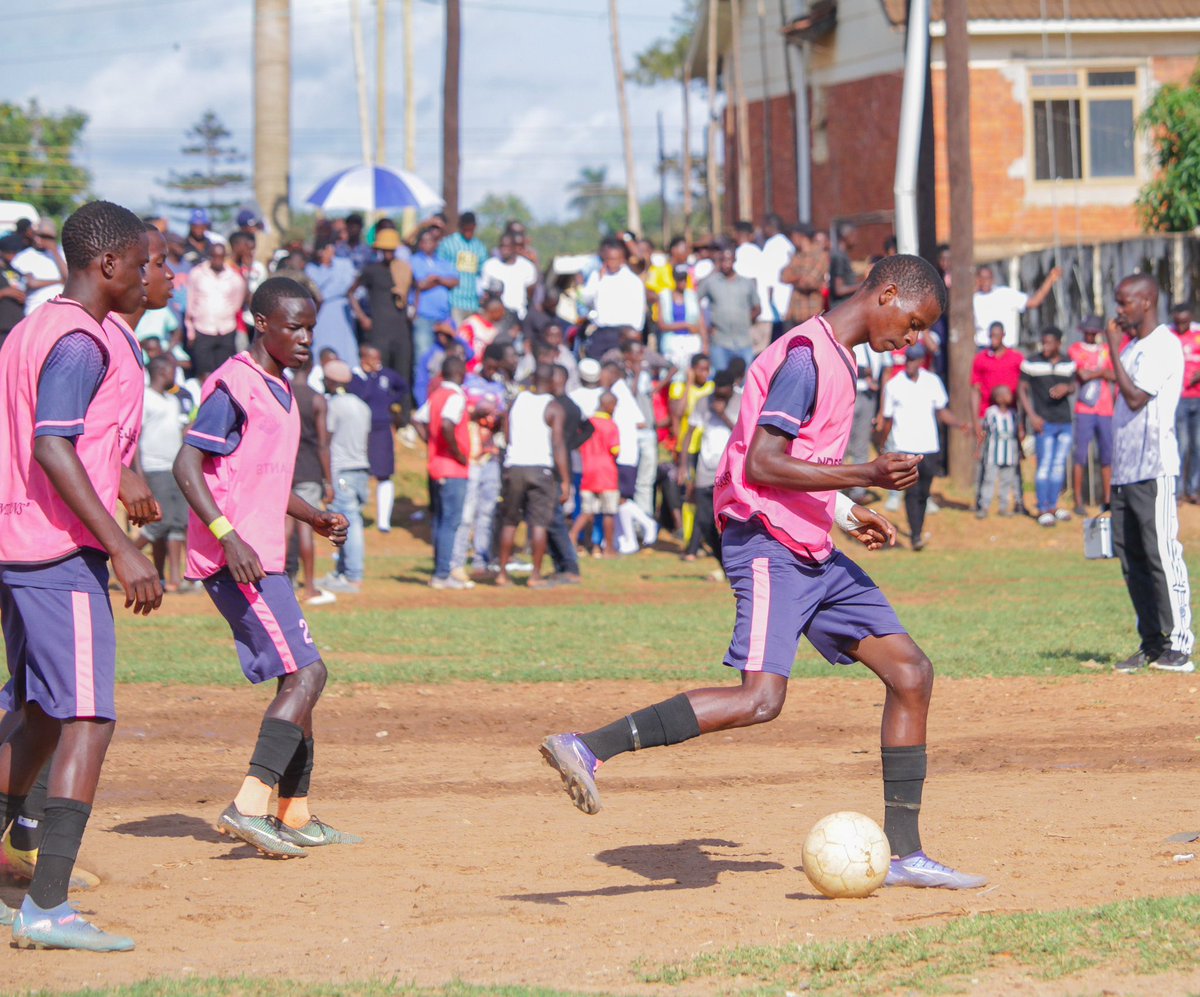 USSSAOnline's tweet photo. District Boys Football Qualifiers || Aggrey Zone Final

Warm ups✅
 
Aidan College — Standard High Zana

#USSSADistrictQualifiers https://t.co/gCDEW9f6Dw