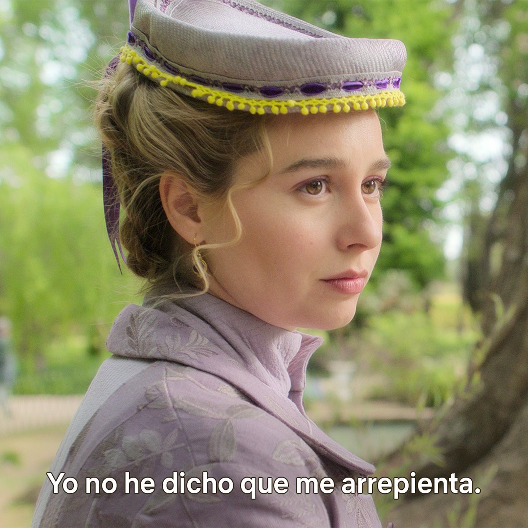 NetflixES's tweet photo. ¿Quién de las dos creen que tiene las cosas más claras? #Esfina. https://t.co/RuRSfdu6EB
