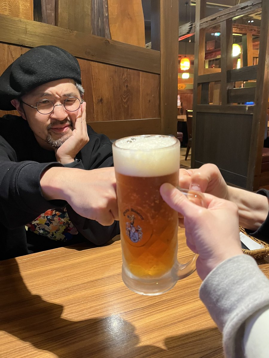 3meetyou's tweet photo. この時間に #びっくりドンキー
ドンキーにロバハウスに、最近ロバづいてるサンミツです🐴←これはウマ
偶然3人とも #Starstyling のスウェットを着てたのでパチリ‼️ https://t.co/h5wiBK36et