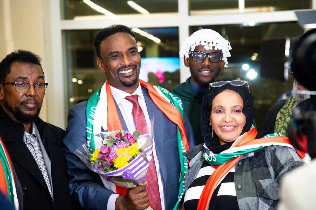 somalilandagain's tweet photo. Somaliland’s Foreign Minister, Adirahman Dahir Adan (Bakaal), has arrived in Minnesota, USA, to strengthen U.S.-Somaliland relations. His visit includes talks on trade, security, and Somaliland’s push for international recognition.

#SomalilandUSA  #RecognitionForSomaliland https://t.co/QAo3i37V3A
