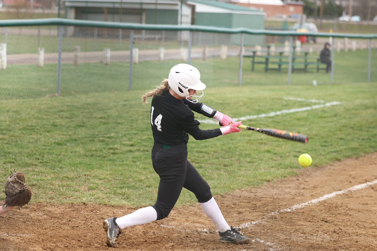 MrScott_Minerva's tweet photo. 🥎 The Malvern Hornets Softball Team won last night, defeating the Leetonia Bears 14-3! With this win, the Hornets improve to 3-2 on the season. Great effort all around, ladies!

Keep the momentum going! #MalvernPride #GoHornets 📸 @J_MillerTV https://t.co/ouYzCptbhB