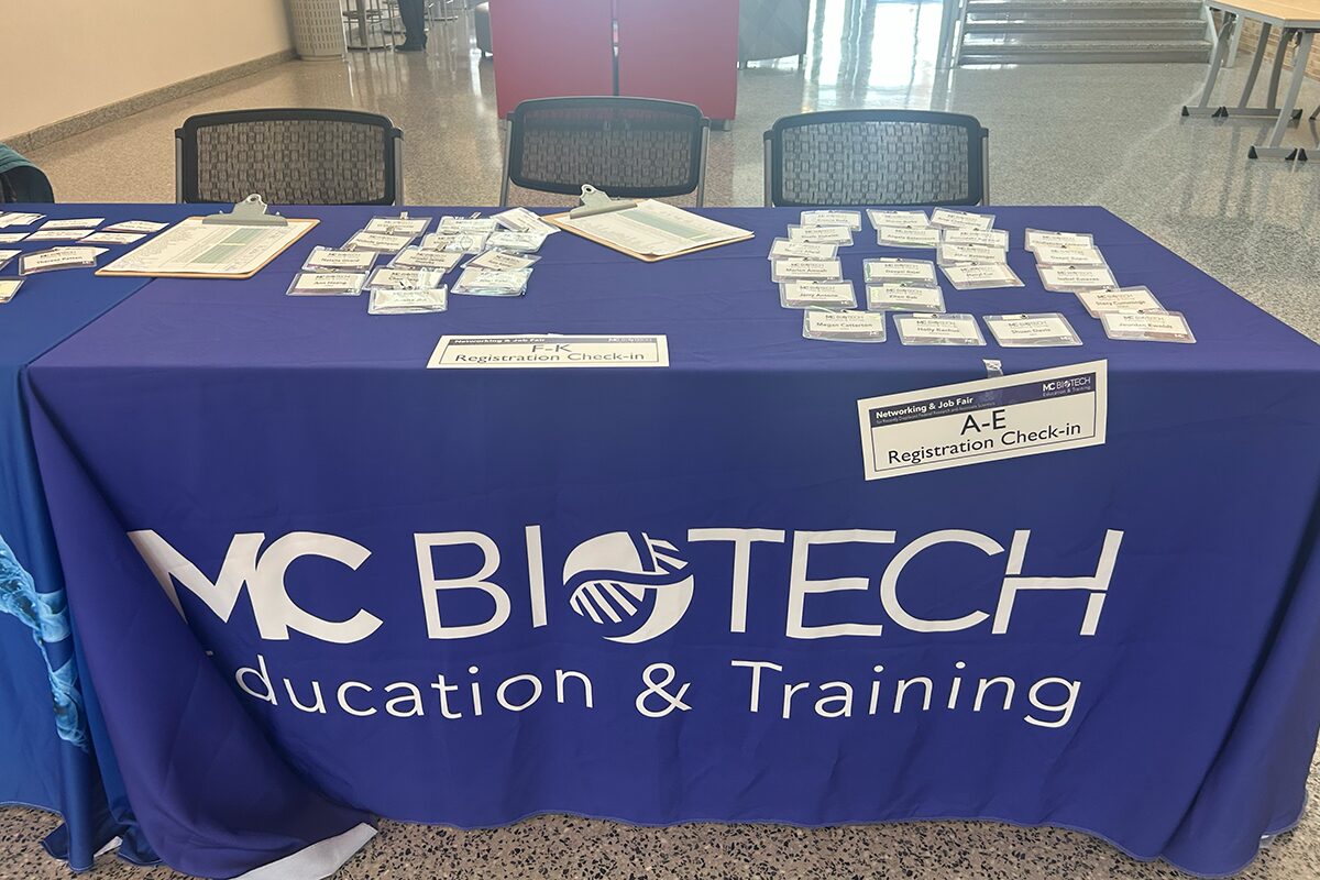 bethesda_today's tweet photo. A helping hand: Montgomery College job fair connects displaced federal scientists, bioscience firms https://t.co/GrjY688GRh https://t.co/VkeN9U0Nan