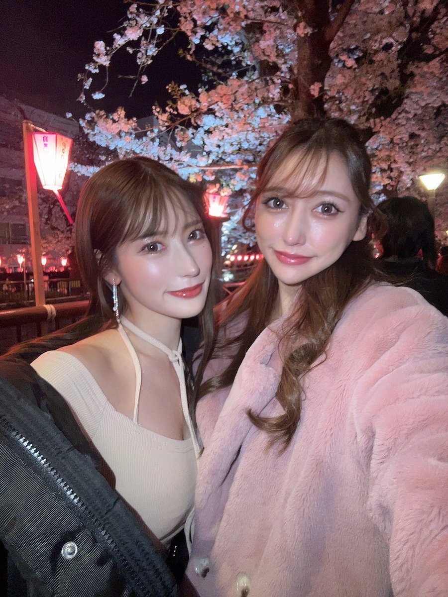 花より私。🌸💗🌸💗

wwww

私達美しかったなぁ☺️✨✨

今週雨ばかりだから
雨降る前にライトアップ
行けてよかった😭