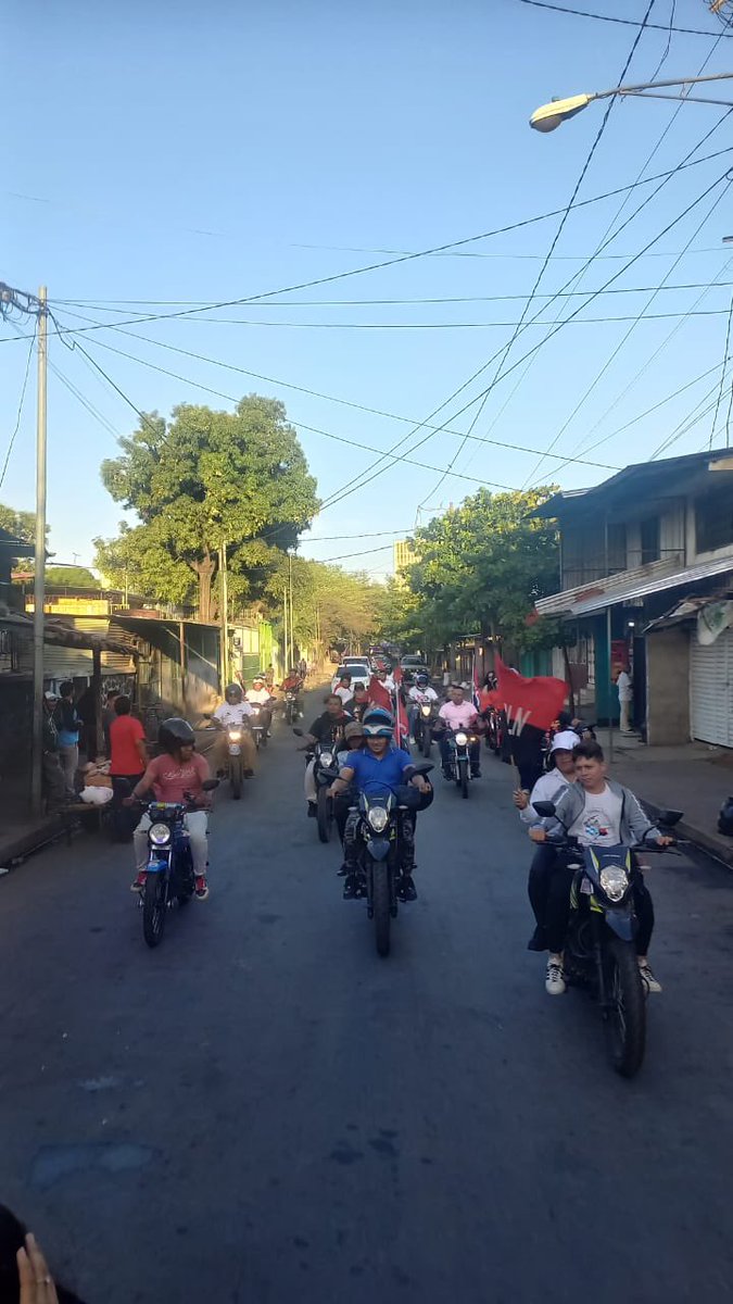 #Nicaragua // En el mes de la Paz, familias junto autoridades realizan Diana que recorrió diferentes barrios del distrito 1 de Managua.🕊️🇳🇮

#FslnAbrilVictorioso
#NoPudieronNiPodrán

<a href="/VivaNicaragua13/">Viva Nicaragua</a> <a href="/el19digital/">El 19 Digital</a> <a href="/Canal2Nicaragua/">Canal 2</a> <a href="/Canal4Ni/">Canal 4 Nicaragua</a> <a href="/canaltn8/">TN8 Nicaragua</a> <a href="/nuevaya/">La Nueva Radio YA</a>