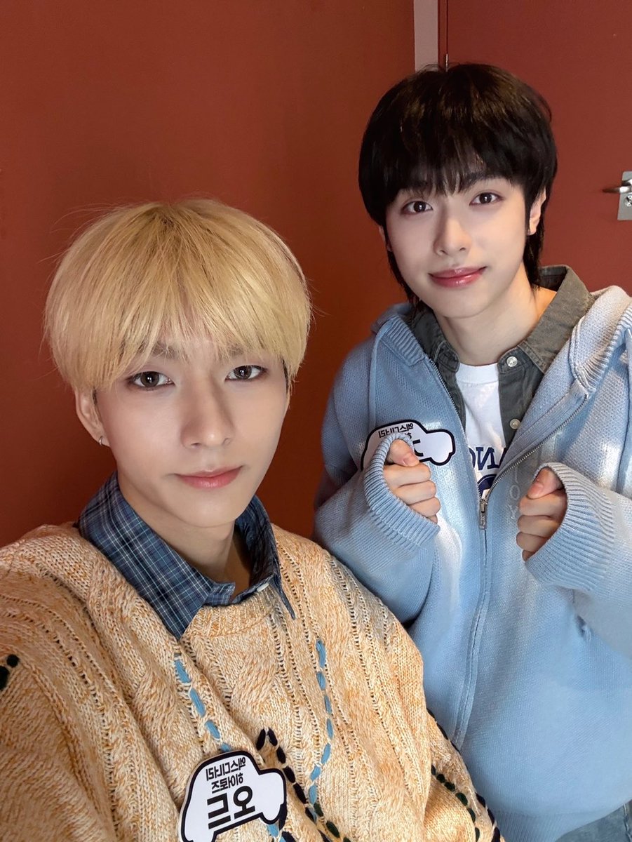 XH_official's tweet photo. [ #Xtra_Scenes ]

한블리에서 다양한 사건사고를 열심히 리뷰하고 온 딸케즈🧐

빌런즈도 모두 안전 운전하기로 약속❣🚗

#XdinaryHeroes #엑스디너리히어로즈
#Beautiful_Mind
#Beautiful_Life
#가온 #Gaon
#Ode #오드
#WE_ARE_ALL_HEROES
#한블리 #한문철의블랙박스리뷰 https://t.co/g4crfGrNww