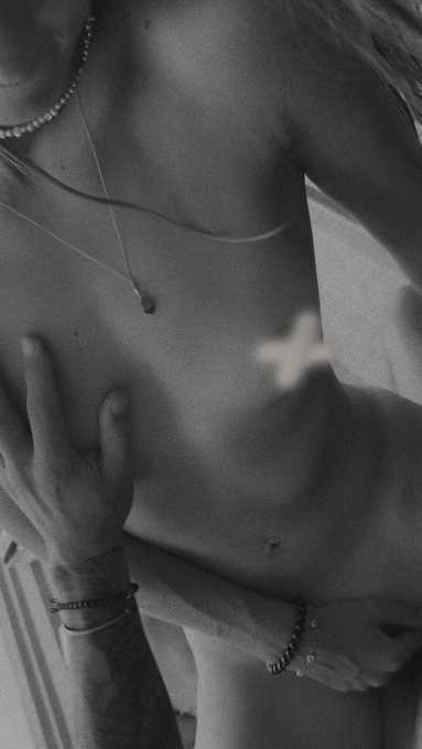 Watch Lola & James's leaked NSFW photo on TwXstars