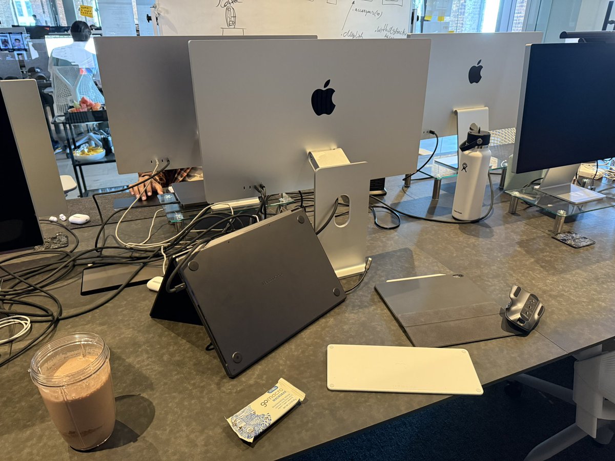 jantschulev's tweet image. Life as a backend developer is hard….
