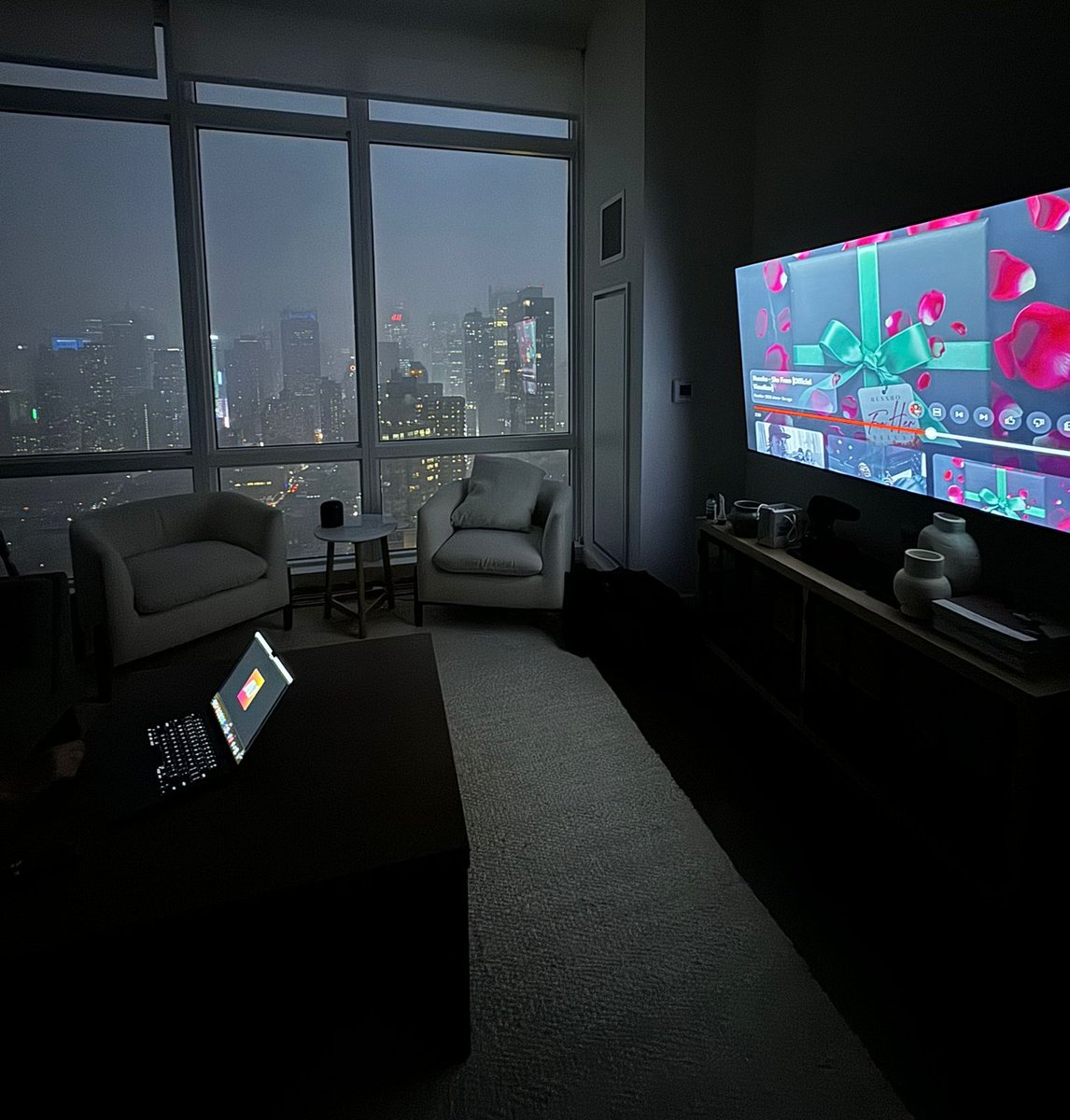 CHRYSTIAN tweet media