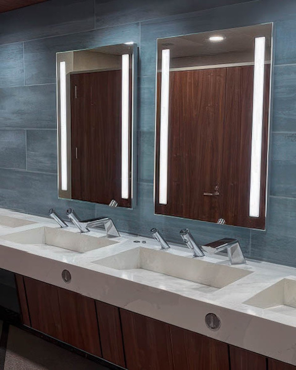 XLERATORHD's tweet image. We are grateful that @FlyLYH chose the #D13 Group #SinkSystem featuring our XLERATORsync #HandDryer to provide travelers with the highest level of #hygiene. A special thanks goes out to Southern Air, Inc. and @WeAreRSandH for installing this solution in their facility. #Airport