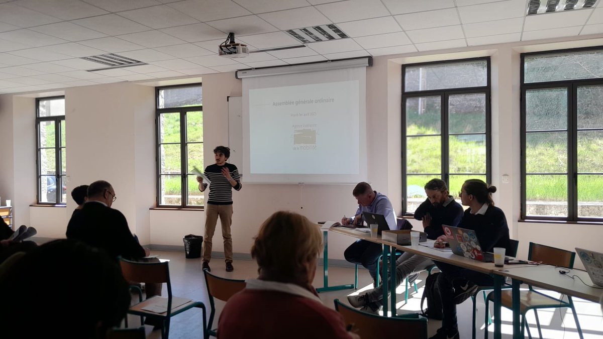 <a href="/Udaf48/">UDAF de la LOZERE</a> participe à l'assemblée de l’Agence Lozérienne de la Mobilité. Sujet sensible dans notre département, la mobilité fait partie de nos préoccupations. En 2024, 90% des dossiers de microcredits personnels accompagnés par nos professionnelles concernaient la mobilité.