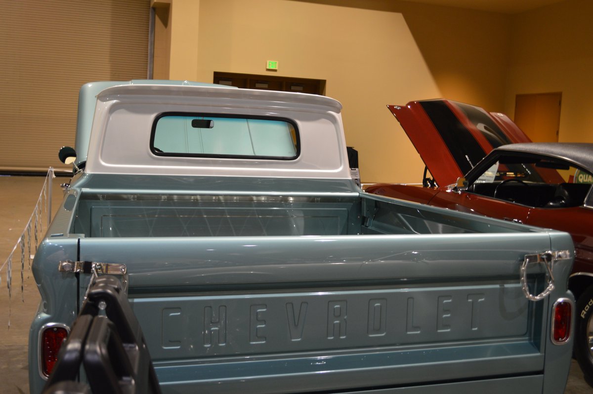 CorvetteChevyEx's tweet photo. Taillight Tuesday!
Tailgates with attitude. 💪
These Chevy trucks stood tall at the Corvette Chevy Expo!
#TaillightTuesday #ChevyTrucks #TruckLife #ClassicTrucks #CorvetteChevyExpo #VetteVues https://t.co/jBLxbzT03d