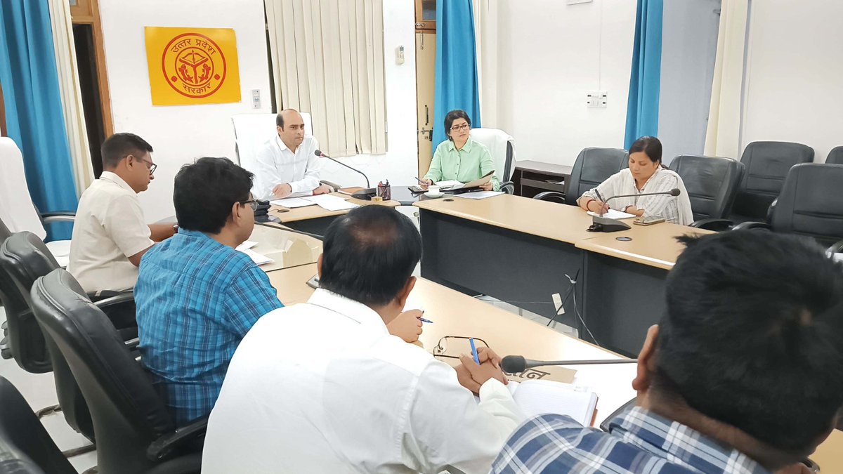 DM Pratapgarh tweet media