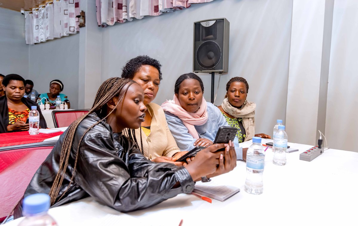 FAORwanda's tweet photo. This week, under the #FDIVI project, @FAORwanda, in collaboration with @MusanzeDistrict and @NgororeroDistr, is empowering 74 digital agriculture champions and 15 digital ambassadors from 24 cooperatives with skills in digital literacy, e-commerce, social media, and e-learning. https://t.co/1DgpXiBj0r