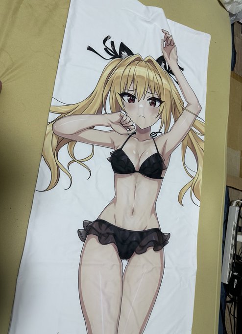 日付変わる前に...
エレンお嬢、誕生日おめでとうございます。お前がドルフィンウェーブで1番エロいよ。
最近描いてねぇなぁ描きてぇよ。 