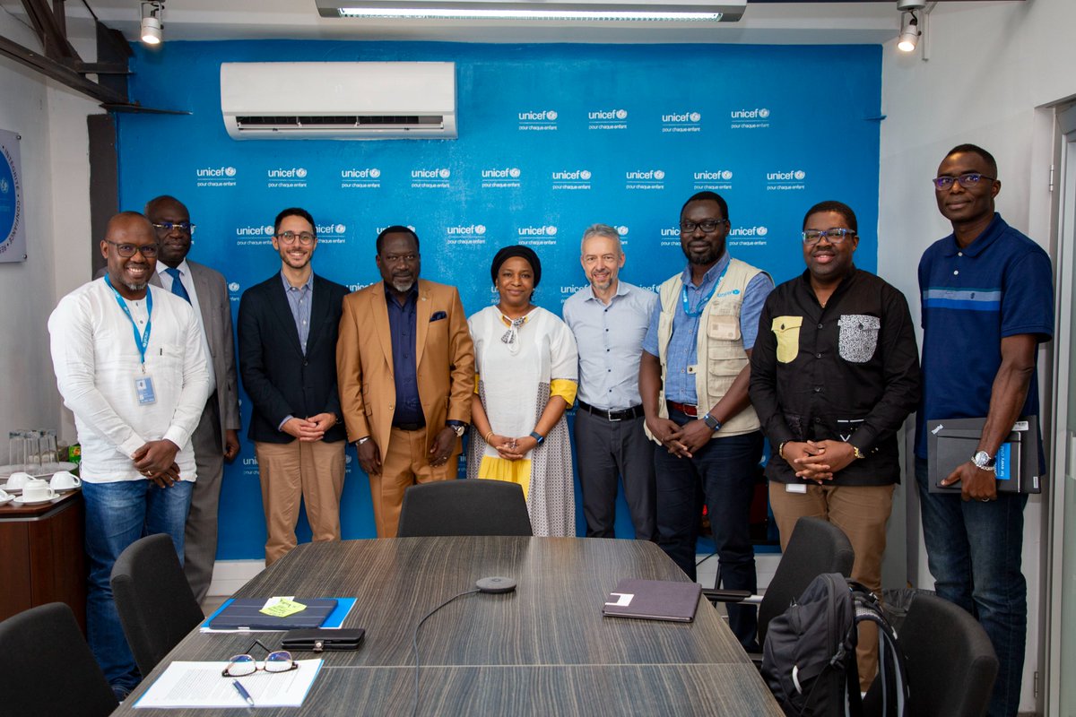 UNICEFDRC's tweet image. Échange avec @gavi_fr sur les efforts pour renforcer la lutte contre la #mpox en RD Congo. « Ensemble, nous travaillons à garantir l&apos;accès aux vaccins et à intensifier les actions concrètes sur le terrain pour protéger les enfants et leurs familles », a souligné @jeffbasse.