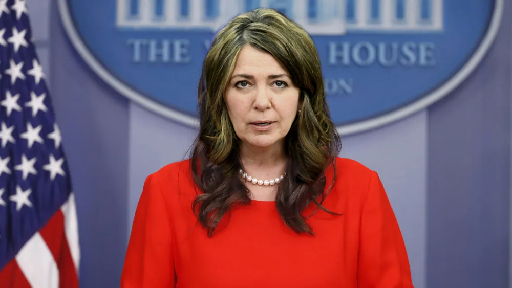 🟥BREAKING🟥

Danielle Smith will be announcing her resignation as 
Alberta Premier to become the official White House Press Secretary for Donald Trump.

Officials credit Smith's "Unwavering dedication to delivering alternative facts."