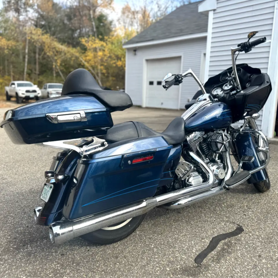 Route77Motors's tweet photo. Check out this stunning 2012 Harley-Davidson FLTRX103, loaded with power and ready to own the open road. Don't let this summer pass without your dream bike! ✨

Take this Harley Davidson on a test drive today!
https://t.co/t8fdgrzv8q
.
.
.
#route77motors https://t.co/T8JE8rYauZ