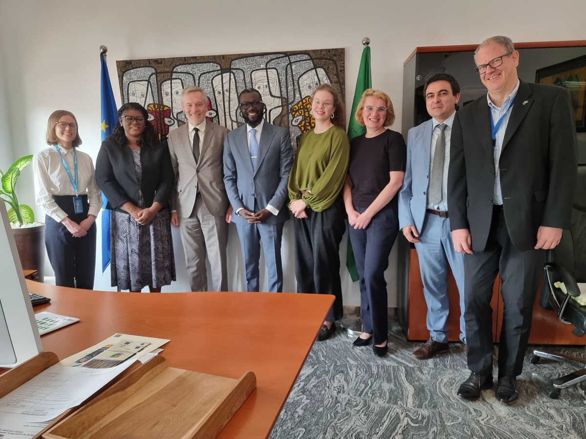 UNODC_Nigeria's tweet image. Great meeting with @cheikh7735 & Amb. @GautierMignot2 on bolstering the partnership between UNODC🇳🇬 & @EUinNigeria, particularly in addressing trafficking in persons/smuggling of migrants, cybercrime & illicit trade.
Thank you, @EUinNigeria, for being a #PartnerForProgress.