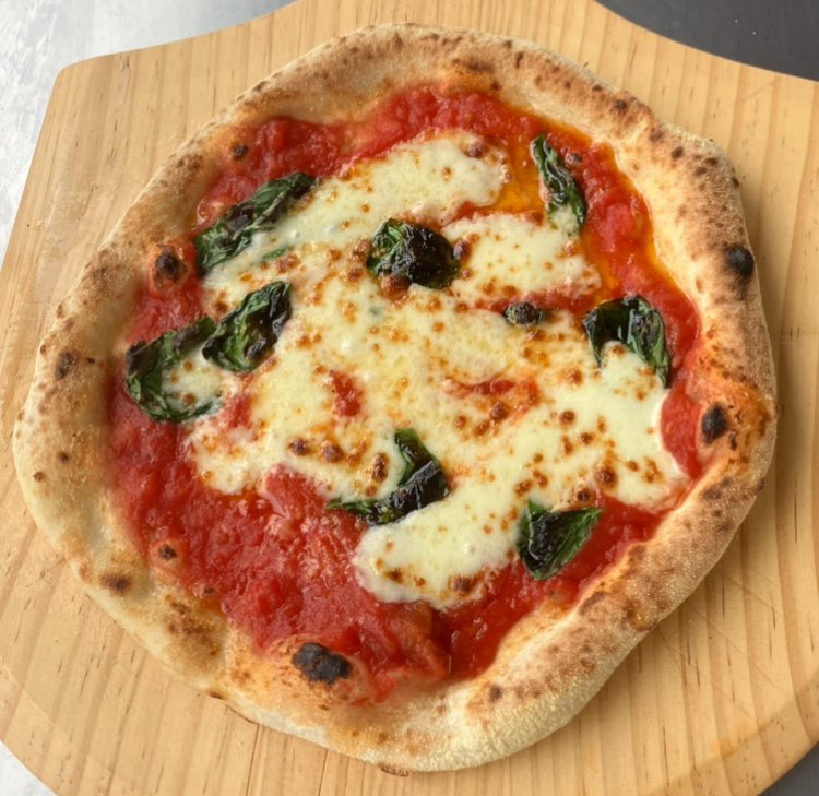 otto_pizza's tweet photo. ○マルゲリータ○
~ﾄﾏﾄｿｰｽ・ﾓｯﾂｧﾚﾗﾁｰｽﾞ・ﾊﾞｼﾞﾙ・ﾊﾟﾙﾒｻﾞﾝﾁｰｽﾞ~
　　　　　　　　　　　　　　　¥１０００ https://t.co/47QgompC5L