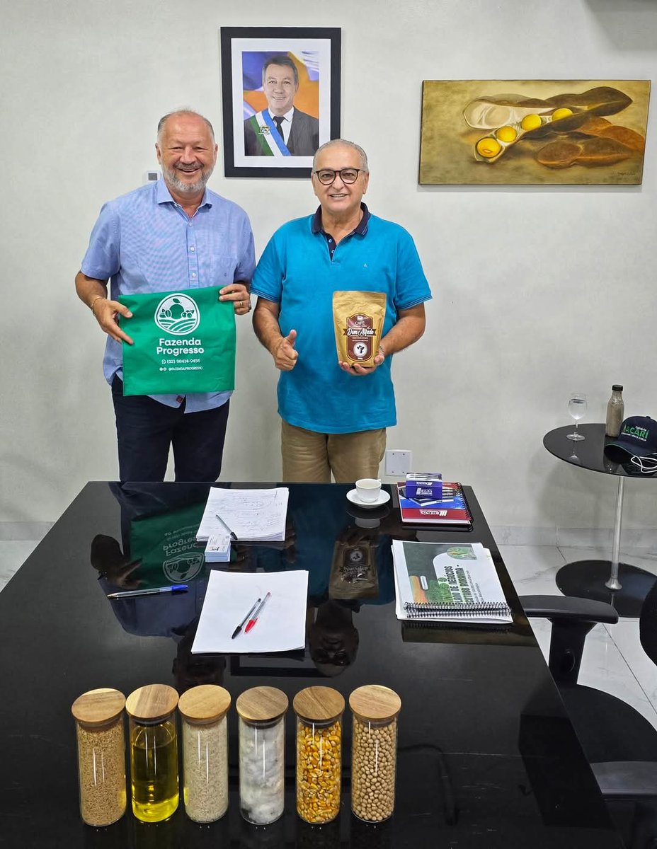 aluizionassi's tweet image. Recebendo o produtor Decaris de #CaféRobusta que através de um fundo de investimentos ampliará a produção aqui do #Café_Roraima.

#Roraima_HemisférioNorte
#Roraima_AMelhorFronteiraAgrícolaDoBRASIL 
#RoraimaEstadoLuz 🌞
#AtraçãoDeInvestimentos 🏁🏁🏁