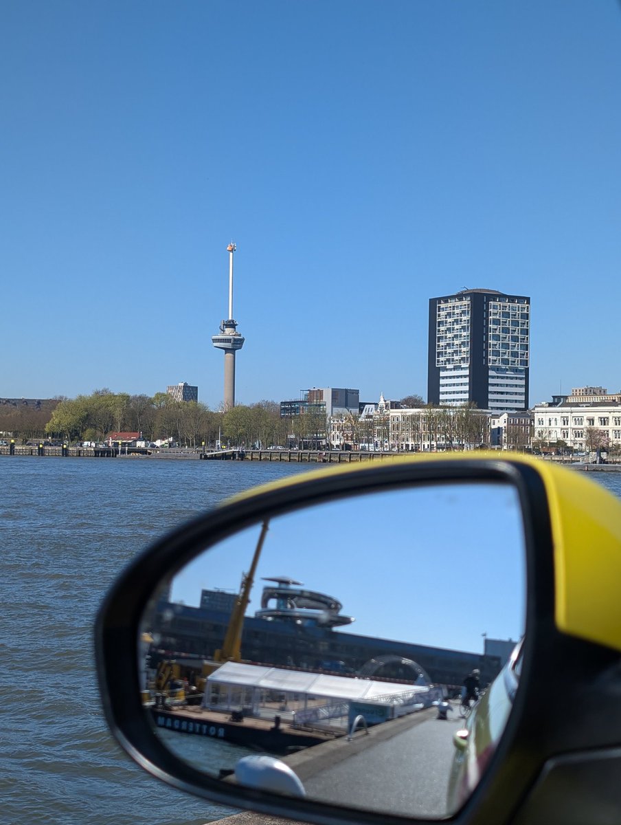 Dacht... Maak een foto en ga even eten. Maar moest meteen weer naar de volgende rit.
Wel genieten van de strakblauwe lucht en het zonnetje.