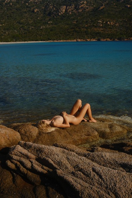 Watch Lola & James's leaked NSFW photo on TwXstars