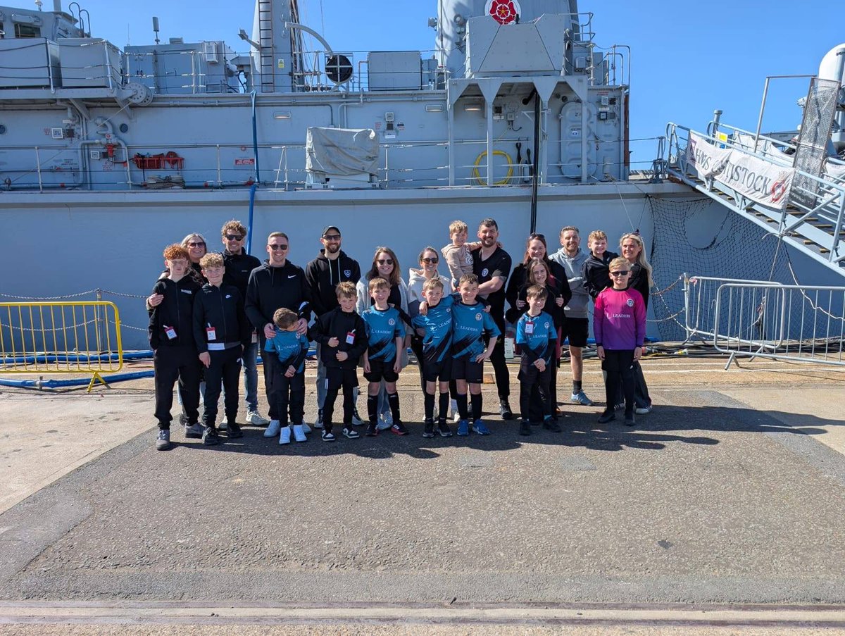 HMSCattistock's tweet image. Football funday! On Sunday CATT was visited by Portsdown Pumas Under 8s Golds football team. One of their star players is Vinny, son of our own Petty Officer (Mine Warfare) Mark ‘Trig’ Vaughan. It’s great to support our families and friends.
#OurPeople #Pompey