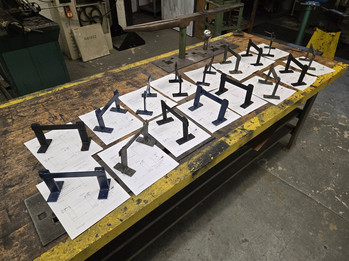 BrandonPrentice's tweet photo. Introducing fillet welds & lap welds to my Intro to Ag Mechanics class by having them all make their own "Boot Scraper" project.
#welding #metalworking #FFA #AgMech @ffa_trinity #agriculture #ag @TRINITY_MLUCAS https://t.co/1Qe0wYcpEh