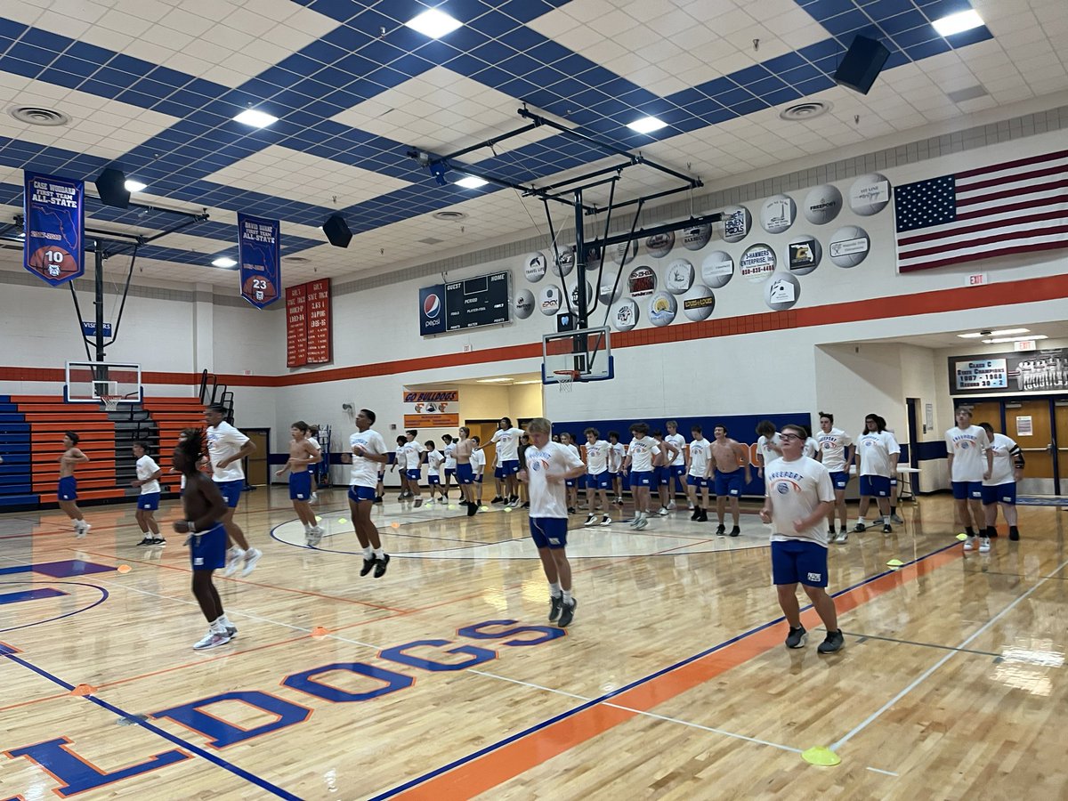 Shaun Arntz (@shaunarntz) on Twitter photo The guys brought that 🔥 this morning! We worked hard then ate a bunch of 🥞 Great morning to be a Bulldog #TREAD <a href="/_Kpines_/">KP™</a> <a href="/CoachBennum/">Jeff Bennum</a> <a href="/CoachCole01/">Coach Cole</a> <a href="/CoachFarris_/">Eddie Farris</a> <a href="/CoachBobbyMoore/">Bobby Moore</a> <a href="/juliusmiles25/">Julius Miles</a> <a href="/QBCarterN1/">Carter Nunes</a> <a href="/BraxtonDurgin27/">Braxton Durgin</a> <a href="/DylanLouthain27/">Dylan Louthain</a> <a href="/LJGlover_3/">LJ Glover</a> <a href="/drewsilva0/">Andrew Silva</a> The guys brought that 🔥 this morning! We worked hard then ate a bunch of 🥞 Great morning to be a Bulldog #TREAD <a href="/_Kpines_/">KP™</a> <a href="/CoachBennum/">Jeff Bennum</a> <a href="/CoachCole01/">Coach Cole</a> <a href="/CoachFarris_/">Eddie Farris</a> <a href="/CoachBobbyMoore/">Bobby Moore</a> <a href="/juliusmiles25/">Julius Miles</a> <a href="/QBCarterN1/">Carter Nunes</a> <a href="/BraxtonDurgin27/">Braxton Durgin</a> <a href="/DylanLouthain27/">Dylan Louthain</a> <a href="/LJGlover_3/">LJ Glover</a> <a href="/drewsilva0/">Andrew Silva</a>