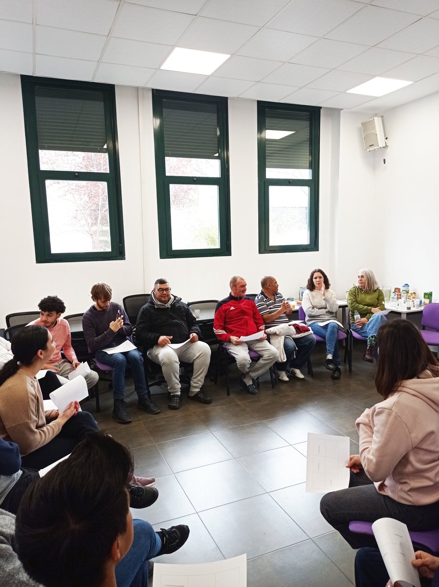 🏠Colaboramos con <a href="/HogarSi/">HOGAR SÍ</a>  en su 'Espacio Salud', un lugar donde personas sin hogar en tratamiento médico pueden recuperarse y reconstruir su futuro 💛. 

➡️atresmediacorporacion.com/sostenibilidad…