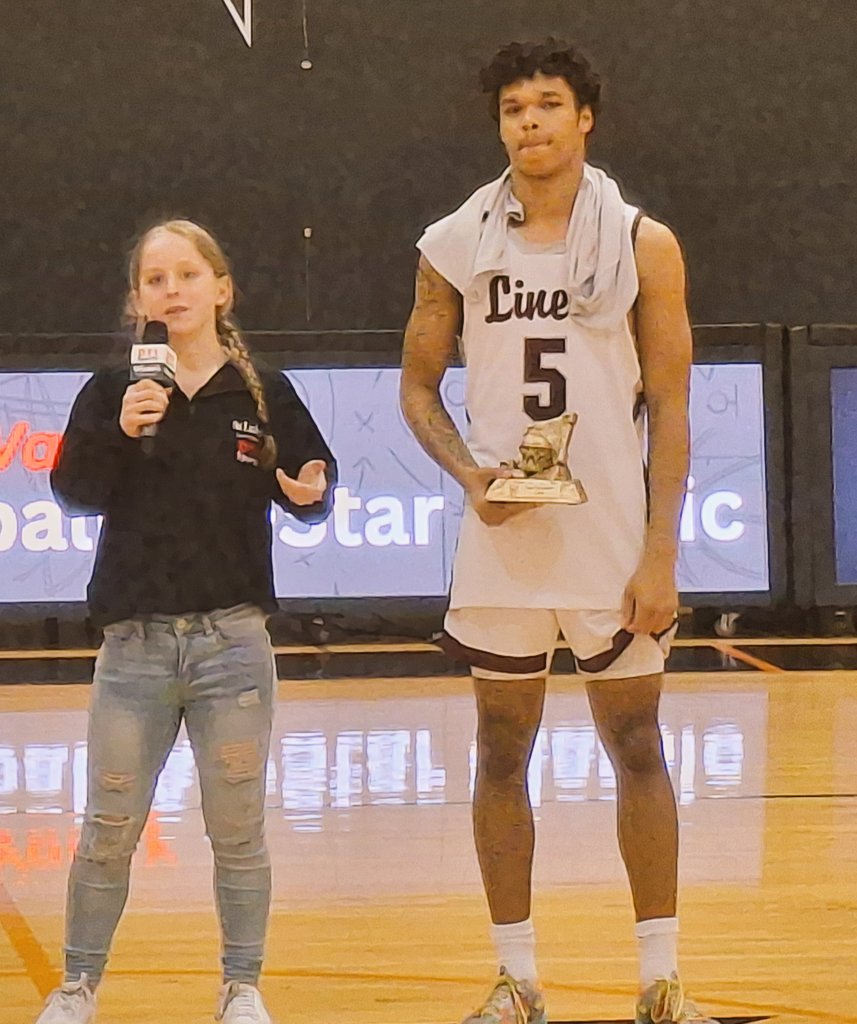 DanDiEdwardo1's tweet image. Lehigh Valley Senior All-Star Classic @lvsaclassic at NCC Bethlehem 
Congratulations👏 to East MVP 🏅
@Mathew_Scerbojr @PburgHoops 
@PHSStateliners #goliners
