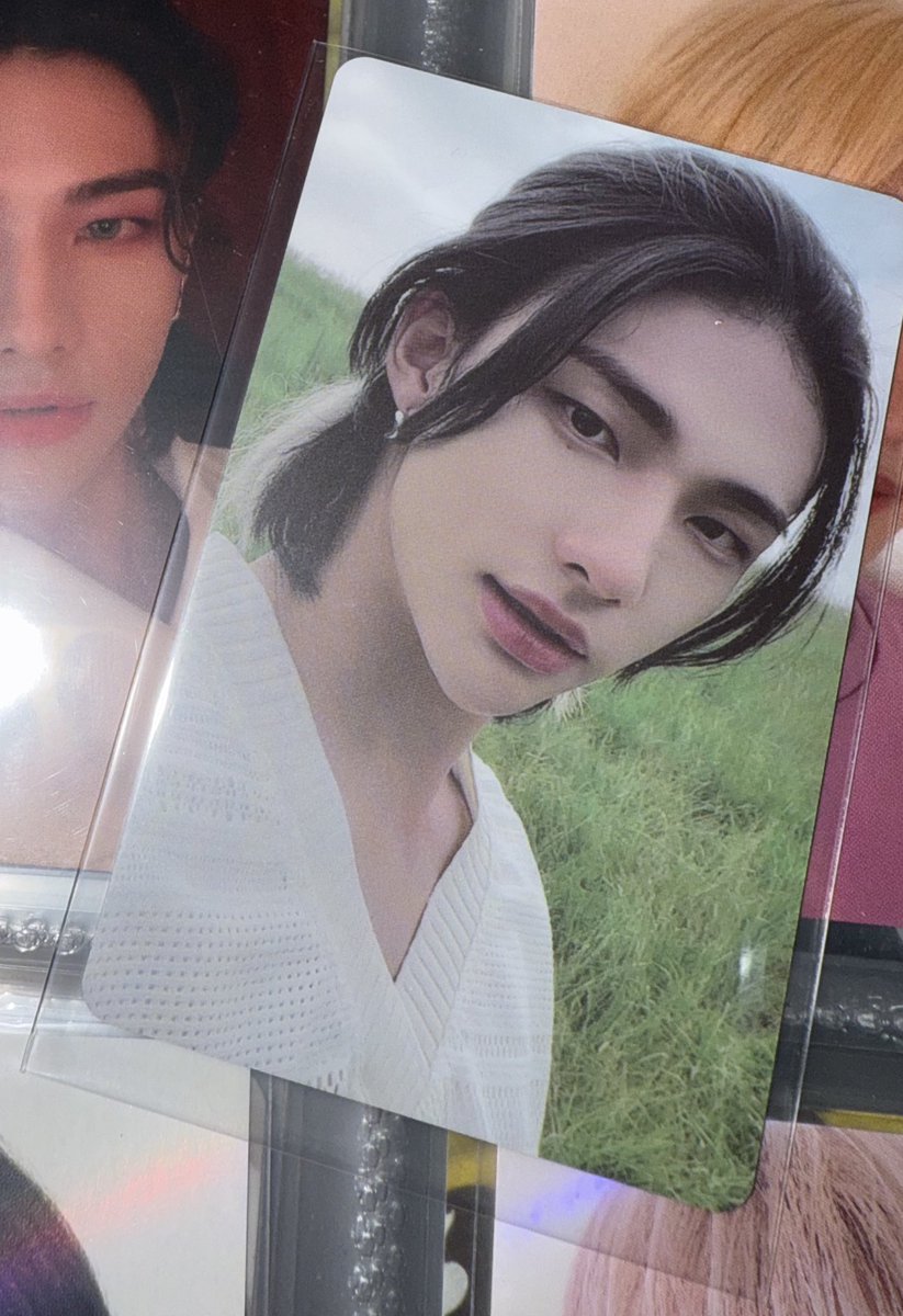 acupof_selling's tweet photo. ✅wts|พร้อมส่ง
Hyunjin the view pob 2000baht/ea
#ตลาดนัดstraykids #ตลาดนัดเด็กหลง https://t.co/KpLLFSCq2E