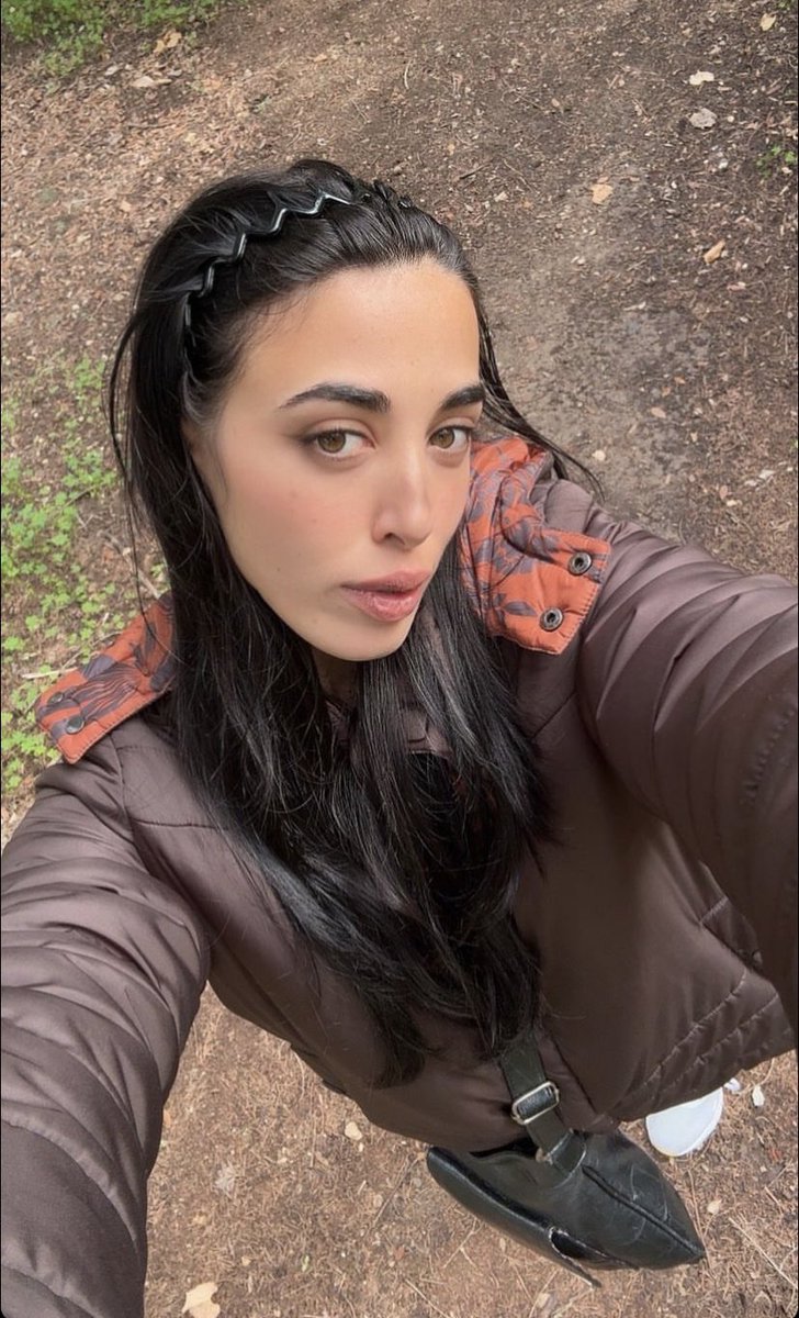 0011Megan's tweet photo. Happy new month guys❤️ https://t.co/uop5snvuuZ