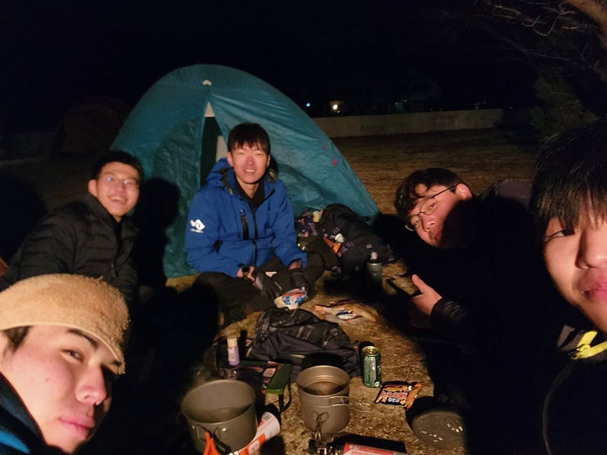 ynucc's tweet photo. 【瀬戸内海一周合宿】
9日間で730km走破＆テント泊縛りの超高難易度ライド‼️

🚴‍♂️初日から暴風の淡路島
♨️四国編は温泉＆ご当地グルメ満喫
🍖中国地方はBBQ＆キャンプ尽くし
☔最終日は雨の中ラストラン

この5人だからこそ乗り切れた、一生モノの冒険になりました🔥 https://t.co/oVFPzQQkXl