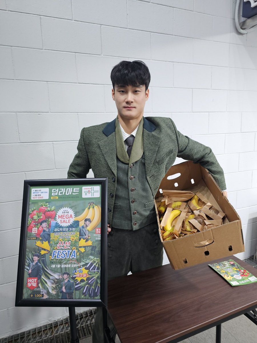 아니 걍 초라에 혼자로도 럥보랑 폴 ㅈㄴ 잘 먹여살릴 수 있을거같음. 럥보 나 농사지은거 다 팔았어. 짱이지. 이제 걱정하지말고 시써. 그리고 책을 출판하자.