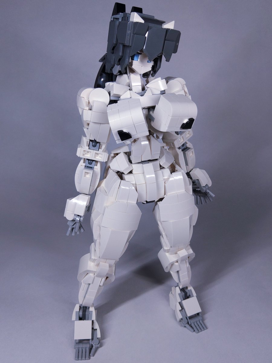 DSLC312011's tweet photo. お久しぶりです。レゴでロボ娘を作っている人です。久々の連休なのでプロトタイプさんをじっくり調整していました。
#LEGO #レゴ https://t.co/vMj0kEujfZ