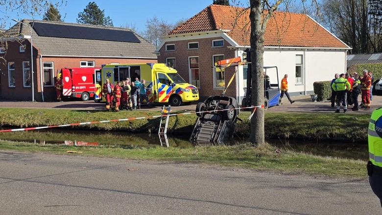 Hulpdiensten massaal naar ongeval Nieuwe Pekela