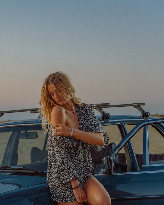 Watch Lola & James's leaked NSFW photo on TwXstars