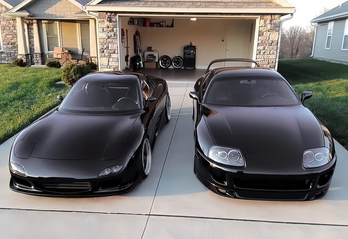 Mazda RX-7 x Toyota Supra Mk IV